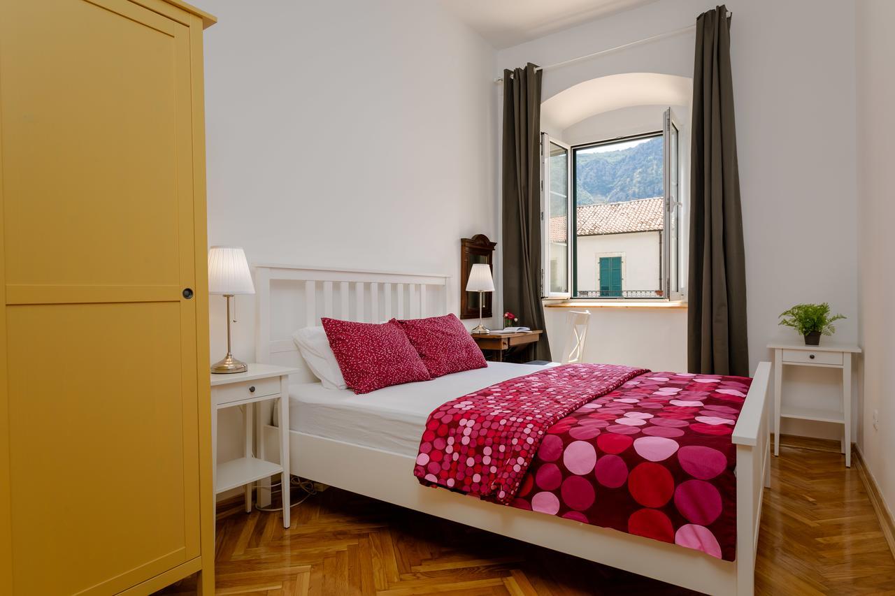Old Town Clock Tower Apartment Kotor Exterior photo